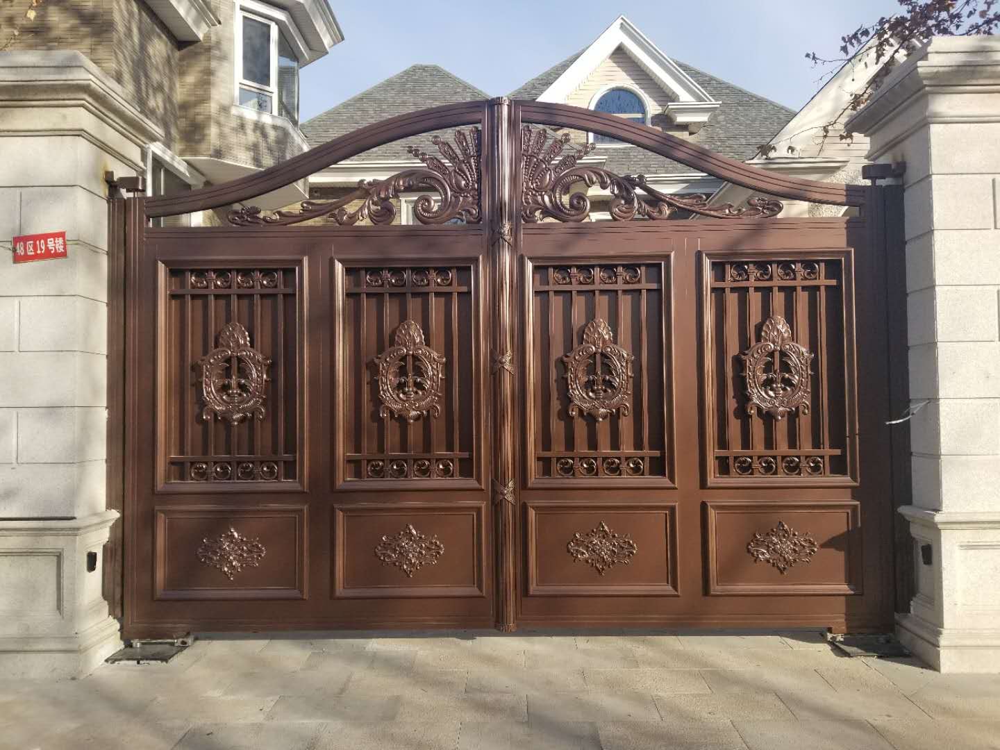 別墅庭院門(mén)選什么材質(zhì)好，如何選擇別